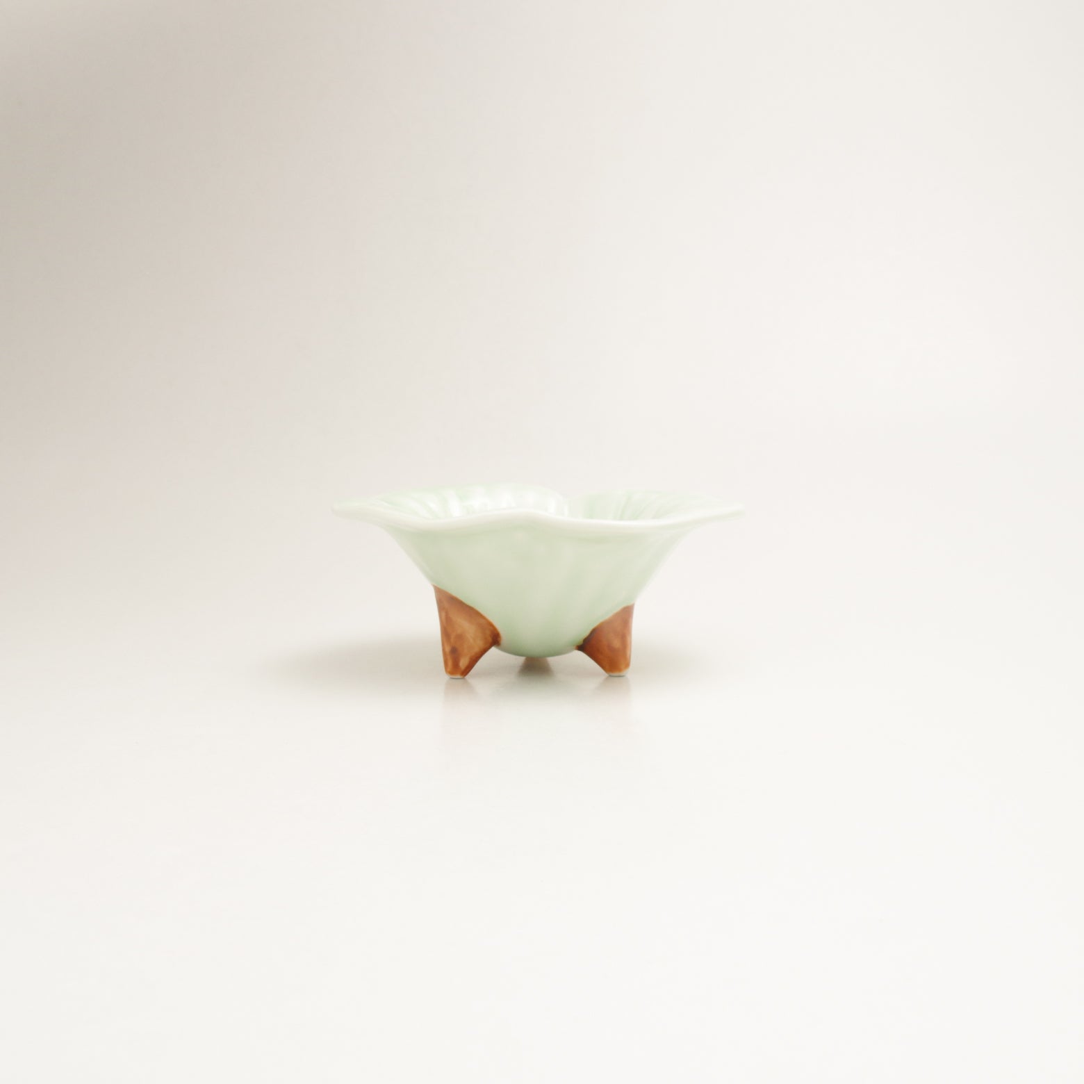 波佐見焼 ヒワ ビードロたまり フキの葉小鉢 11cm Korin Studio1156