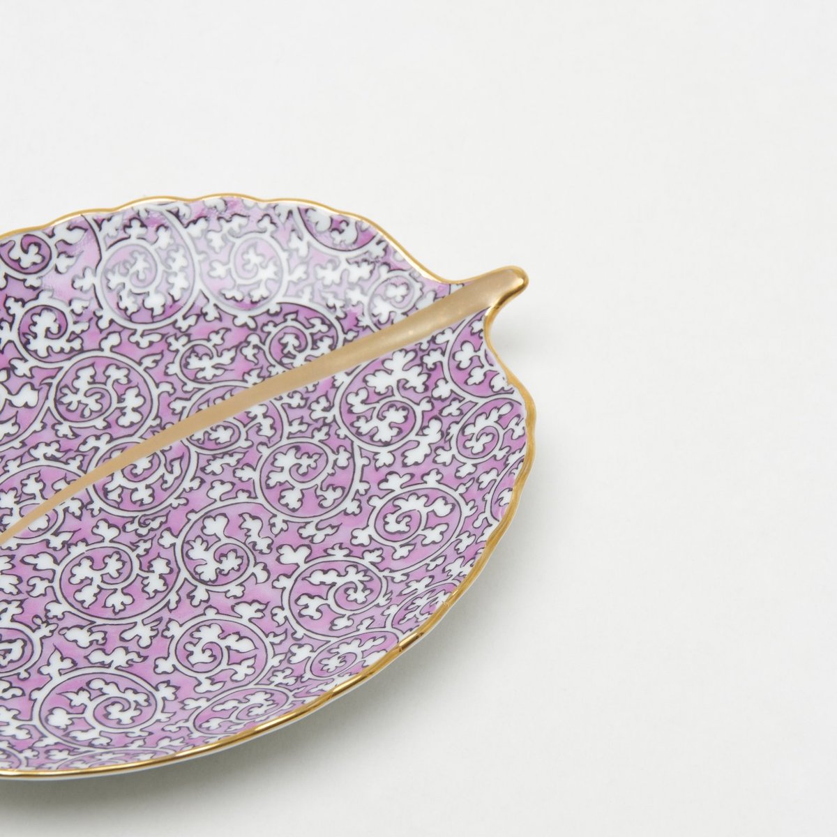 有田焼 蛸唐草 木の葉型銘々皿(大) 13.5cm ARITA PORCELAIN LAB Studio1156