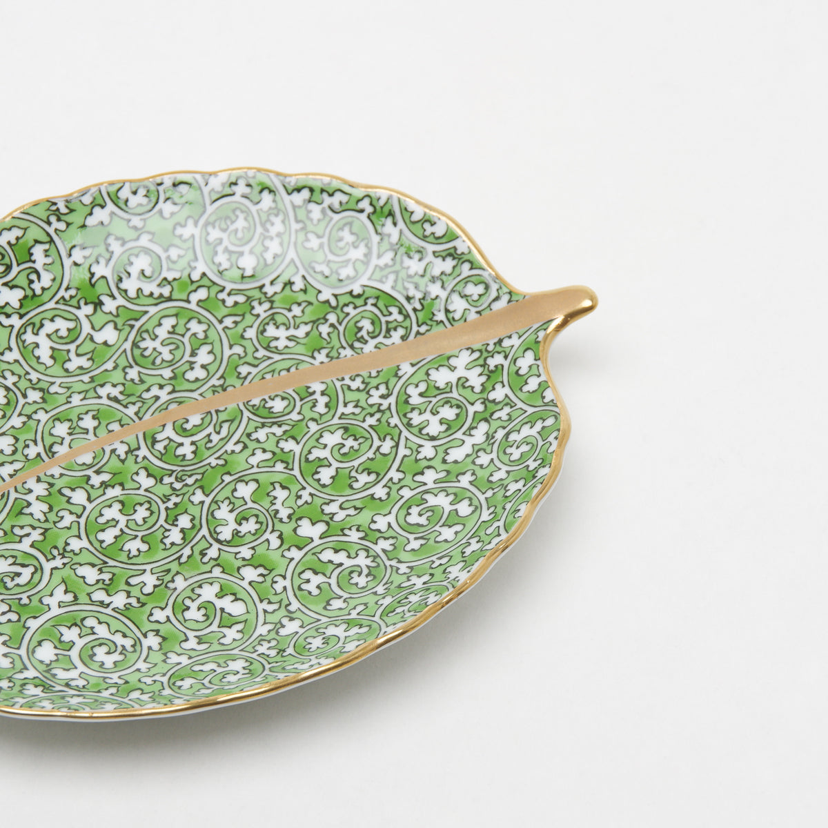 有田焼 蛸唐草 木の葉型銘々皿(大) 13.5cm ARITA PORCELAIN LAB Studio1156