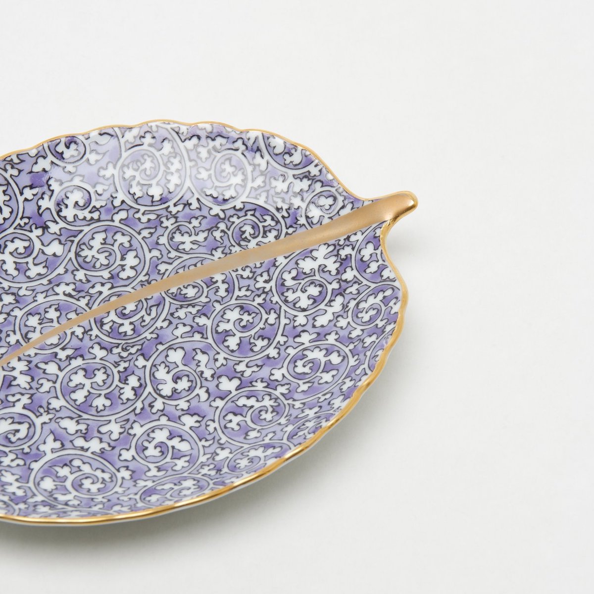 有田焼 蛸唐草 木の葉型銘々皿(大) 13.5cm ARITA PORCELAIN LAB Studio1156