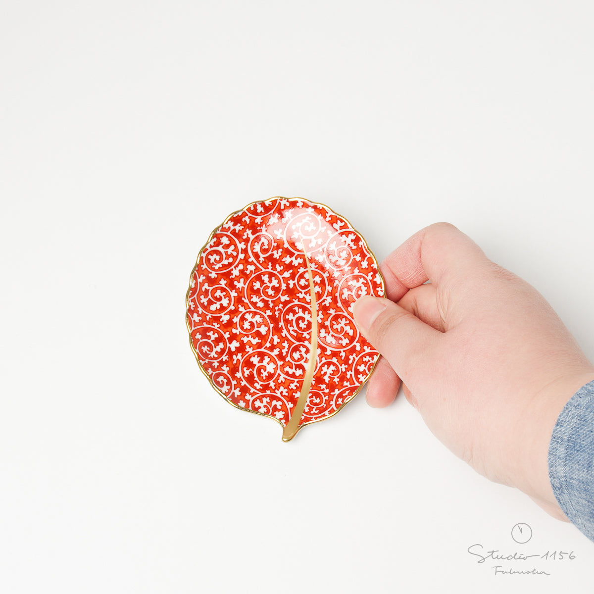 有田焼 蛸唐草 木の葉型銘々皿(小) 11cm ARITA PORCELAIN LAB Studio1156