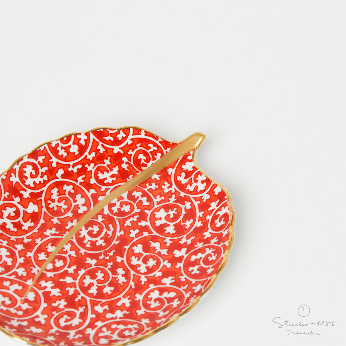 有田焼 蛸唐草 木の葉型銘々皿(小) 11cm ARITA PORCELAIN LAB Studio1156