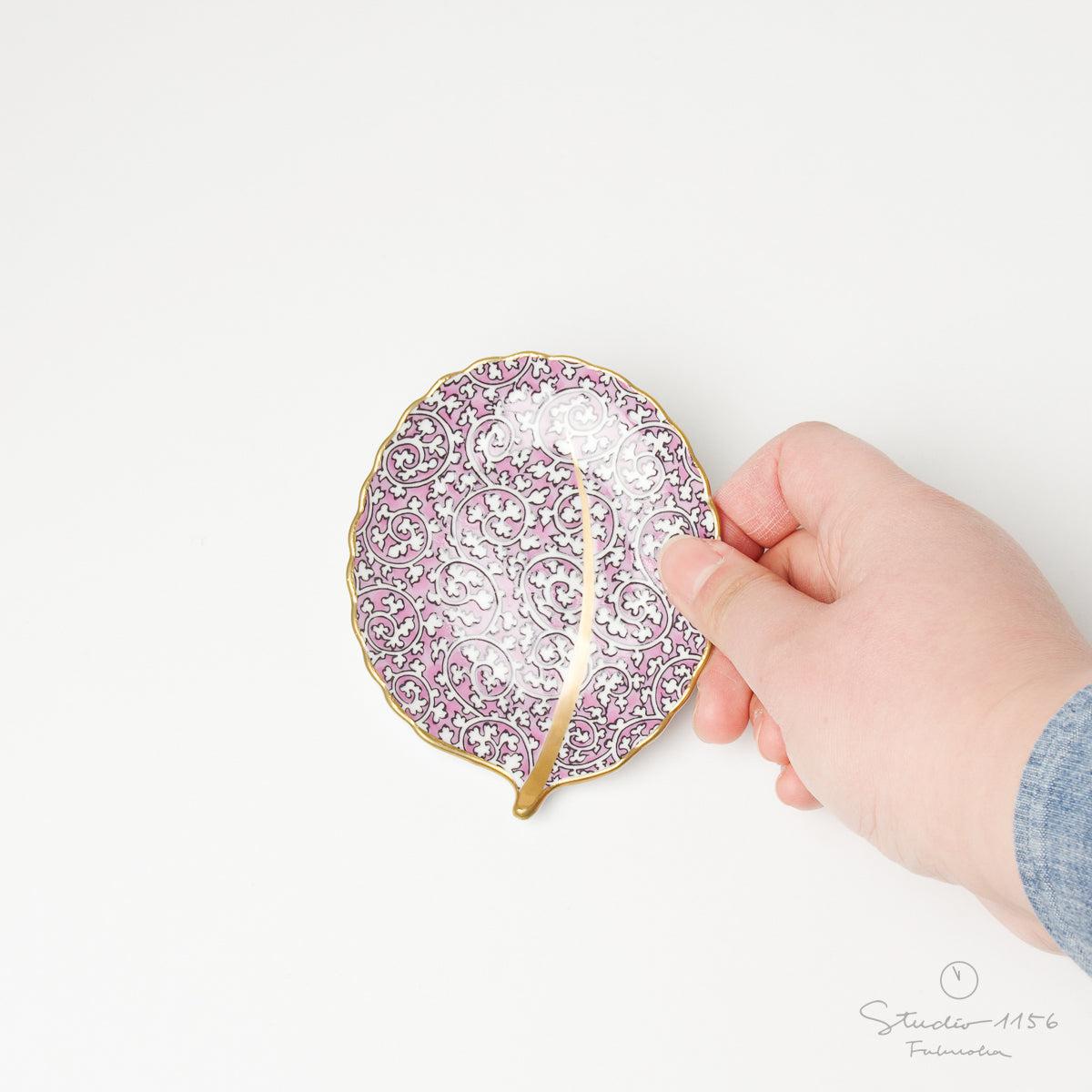 有田焼 蛸唐草 木の葉型銘々皿(小) 11cm ARITA PORCELAIN LAB Studio1156