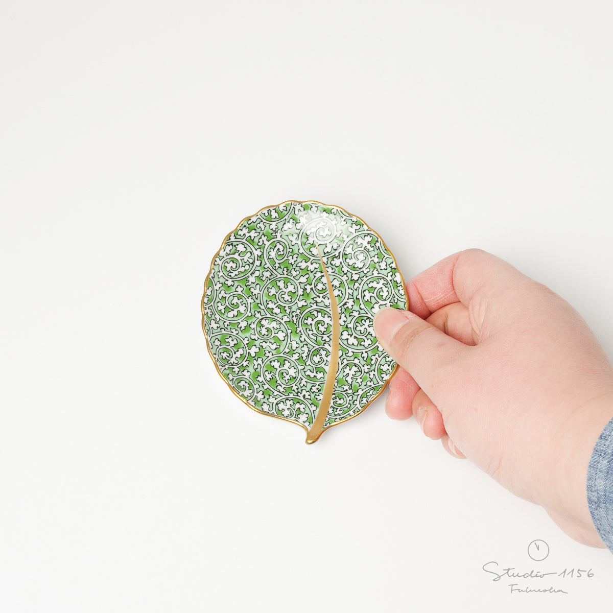 有田焼 蛸唐草 木の葉型銘々皿(小) 11cm ARITA PORCELAIN LAB Studio1156