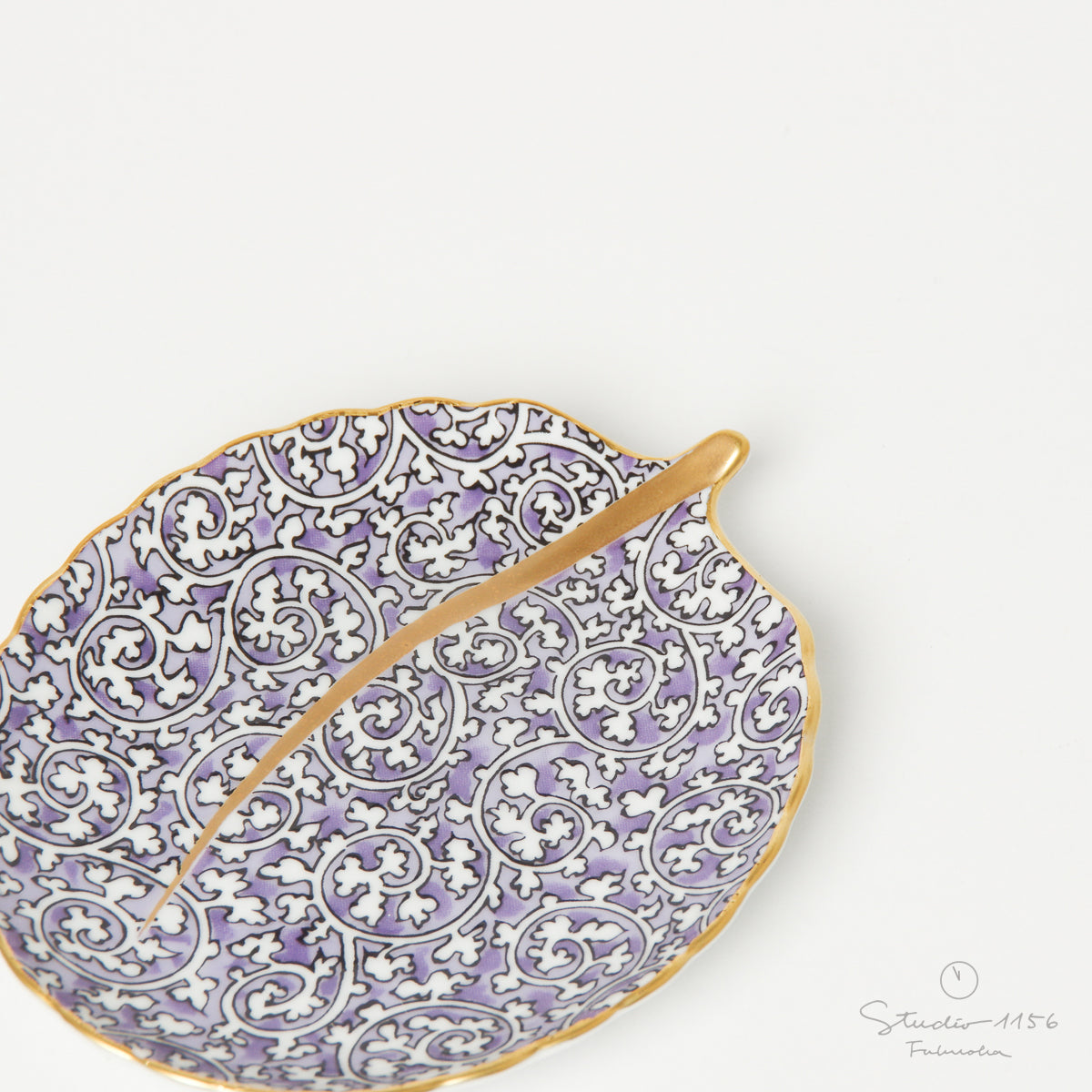 有田焼 蛸唐草 木の葉型銘々皿(小) 11cm ARITA PORCELAIN LAB Studio1156