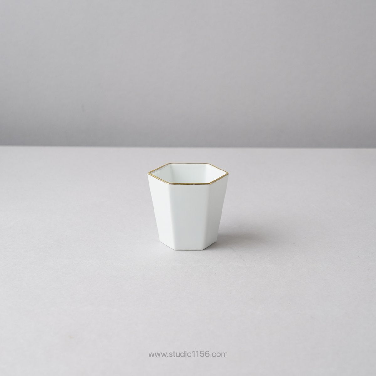 有田焼 銀彩染付 六角酒盃 ぐい呑 60ml 白磁渕金 Fukuju Studio1156