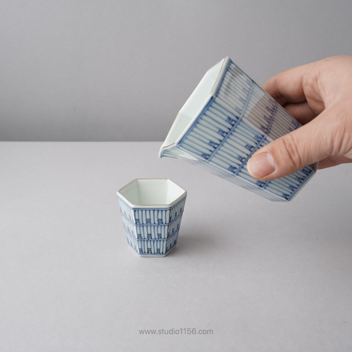 有田焼 銀彩染付 六角酒盃 ぐい呑 60ml Fukuju Studio1156