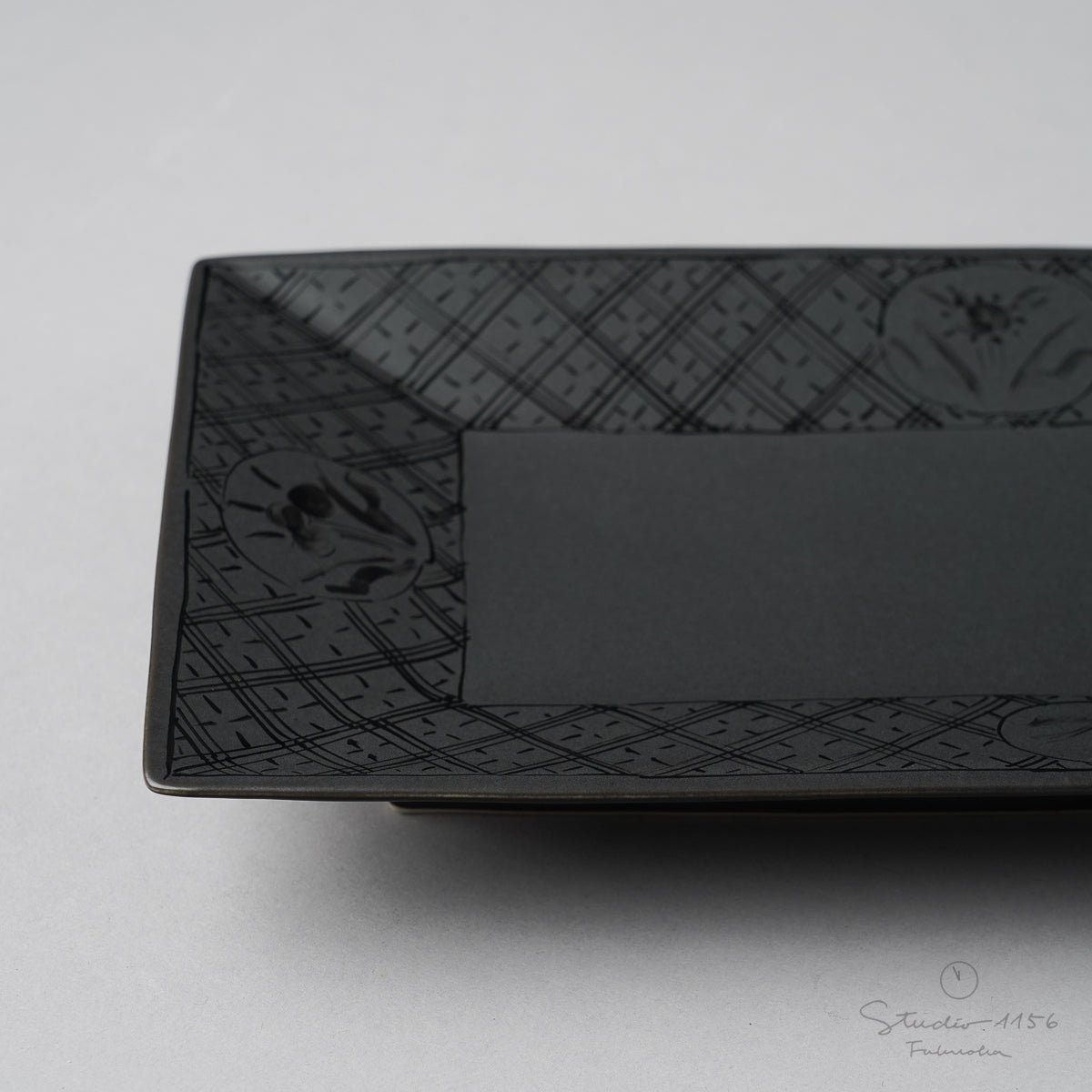 有田焼 黒マット 七寸長角皿 22.5cm Fukuju Studio1156