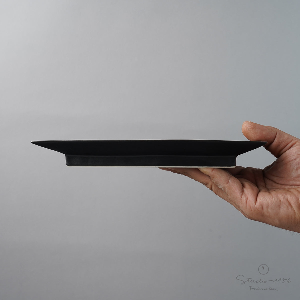 有田焼 黒マット 七寸長角皿 22.5cm Fukuju Studio1156