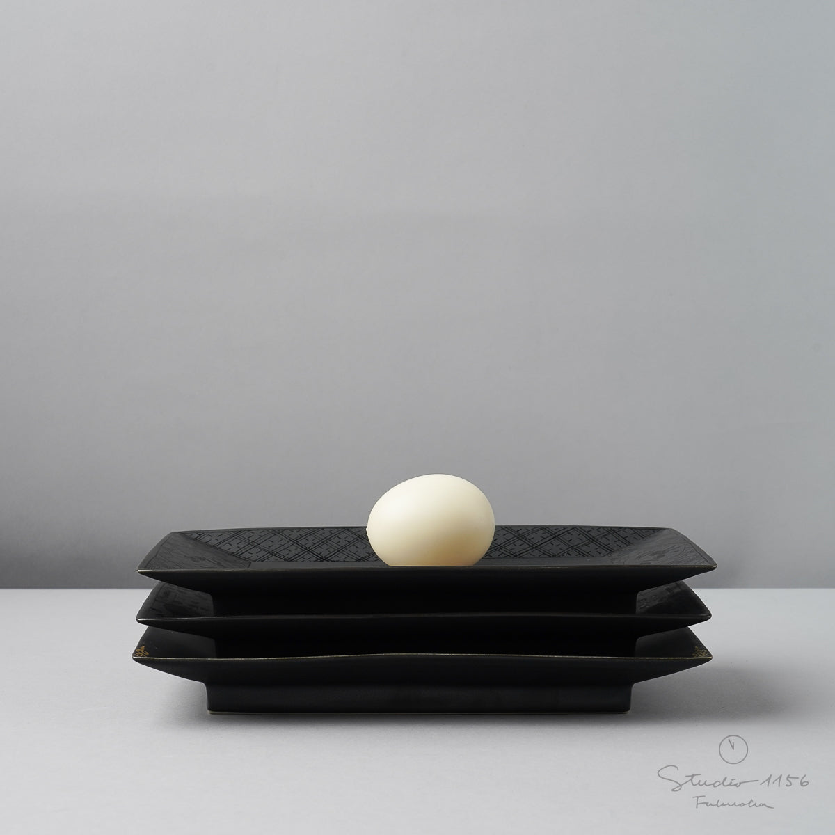 有田焼 黒マット 七寸長角皿 22.5cm Fukuju Studio1156