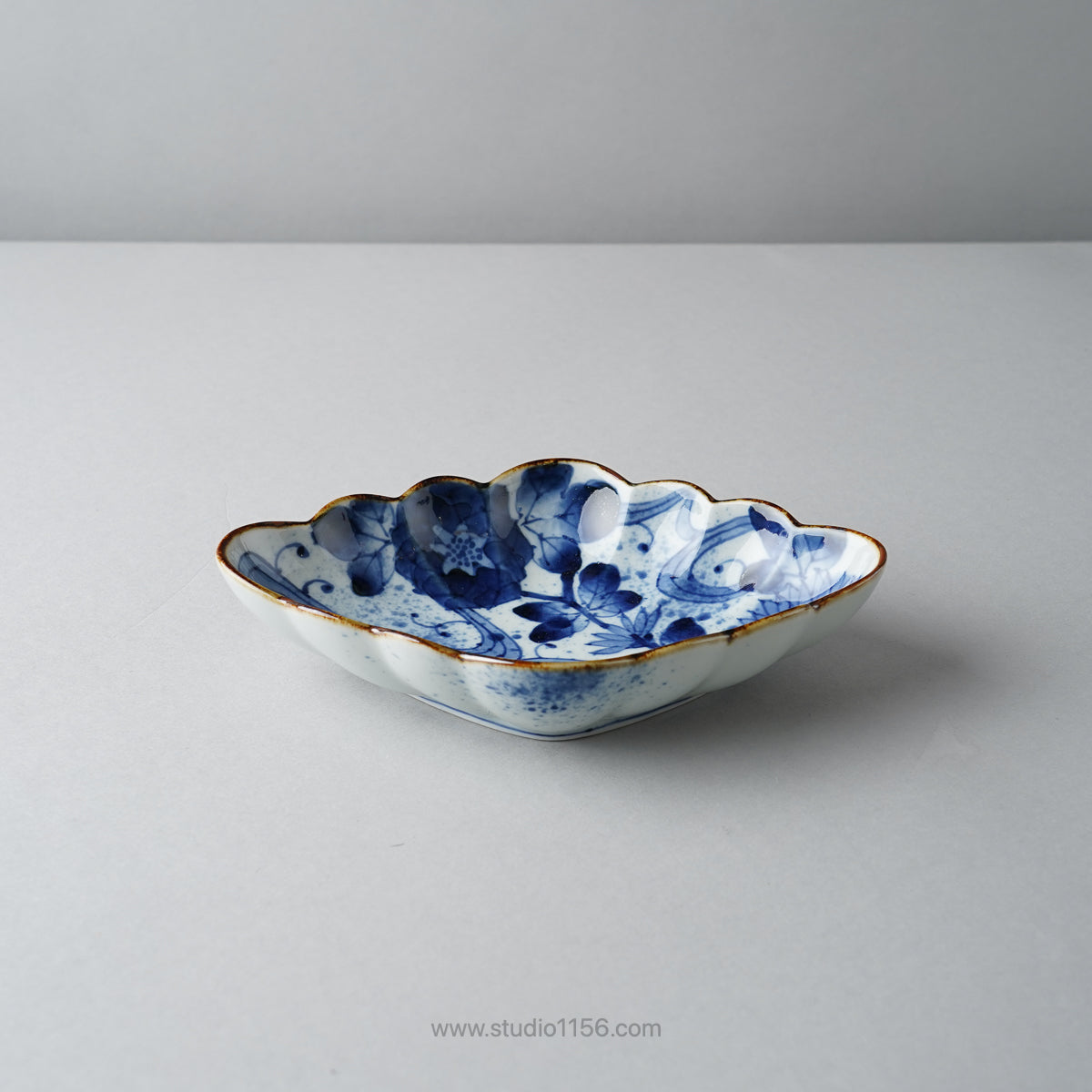 有田焼 染付 菊菱型向付 中鉢 18cm 流水花 Fukusen Studio1156