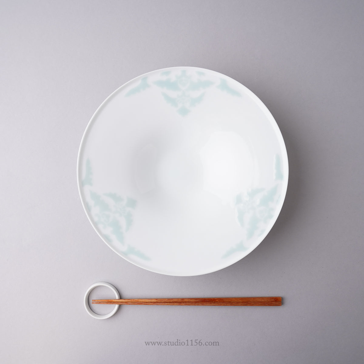 伊万里焼 ハット型リムボウル(L) 24.5cm 青磁唐花紋 Hataman Studio1156