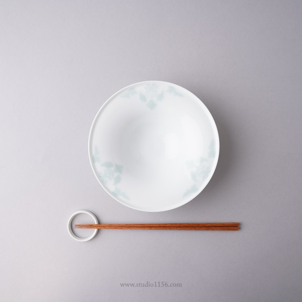 伊万里焼 唐花紋 ハット型リムボウル(S) 17.5cm 青磁唐花紋 Hataman Studio1156