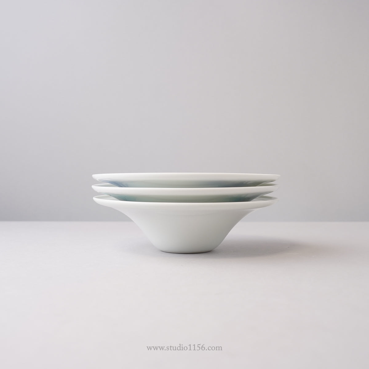 伊万里焼 唐花紋 ハット型リムボウル(S) 17.5cm Hataman Studio1156