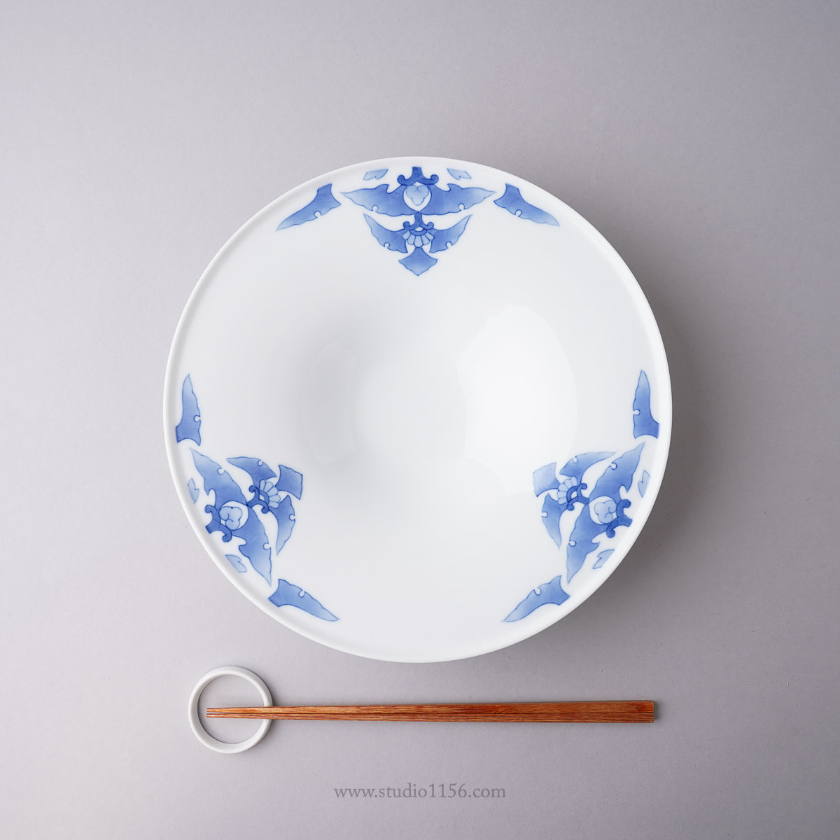 伊万里焼 ハット型リムボウル(L) 24.5cm 染付唐花紋 Hataman Studio1156