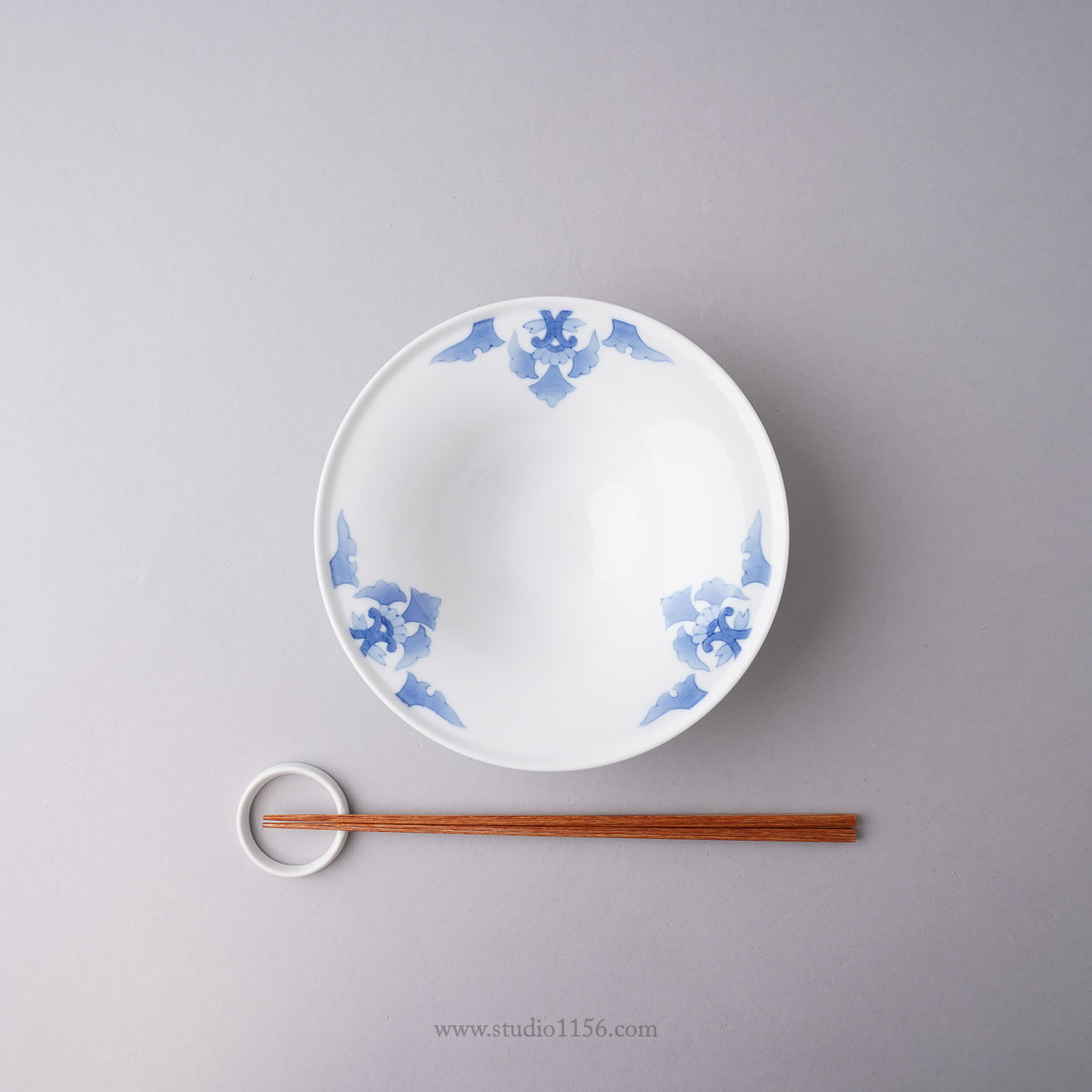 伊万里焼 唐花紋 ハット型リムボウル(S) 17.5cm 染付唐花紋 Hataman Studio1156