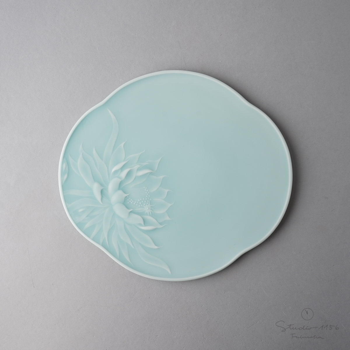 伊万里焼 モイスト 月下美人 木瓜型プレート 24cm モイスト Hataman Studio1156