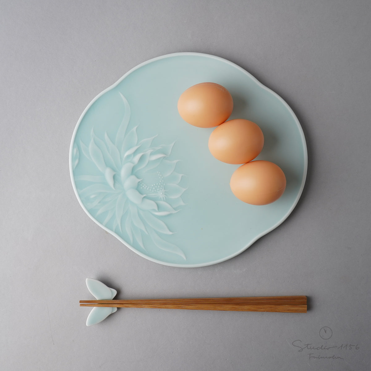 伊万里焼 モイスト 月下美人 木瓜型プレート 24cm Hataman Studio1156