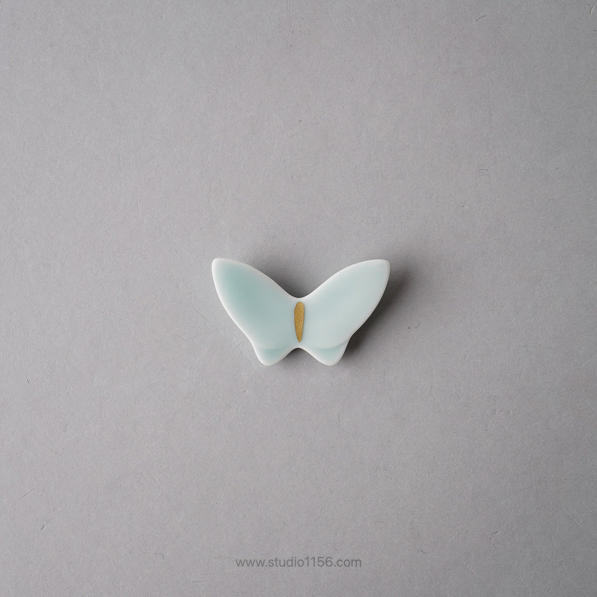 伊万里焼 モイスト 金彩 チョウ箸置 5cm 単品 Hataman Studio1156