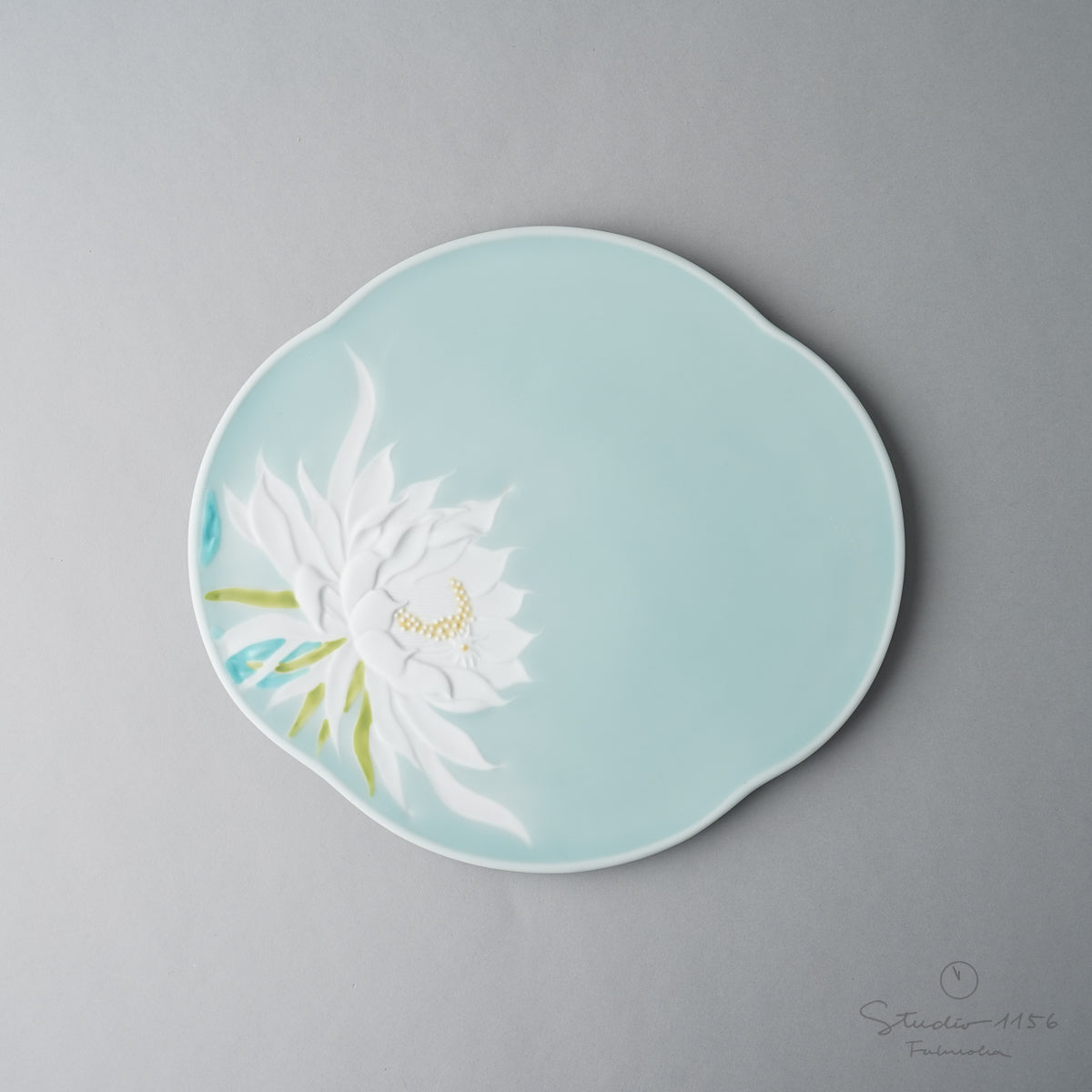 伊万里焼 モイスト 月下美人 木瓜型プレート 24cm 色絵付 Hataman Studio1156