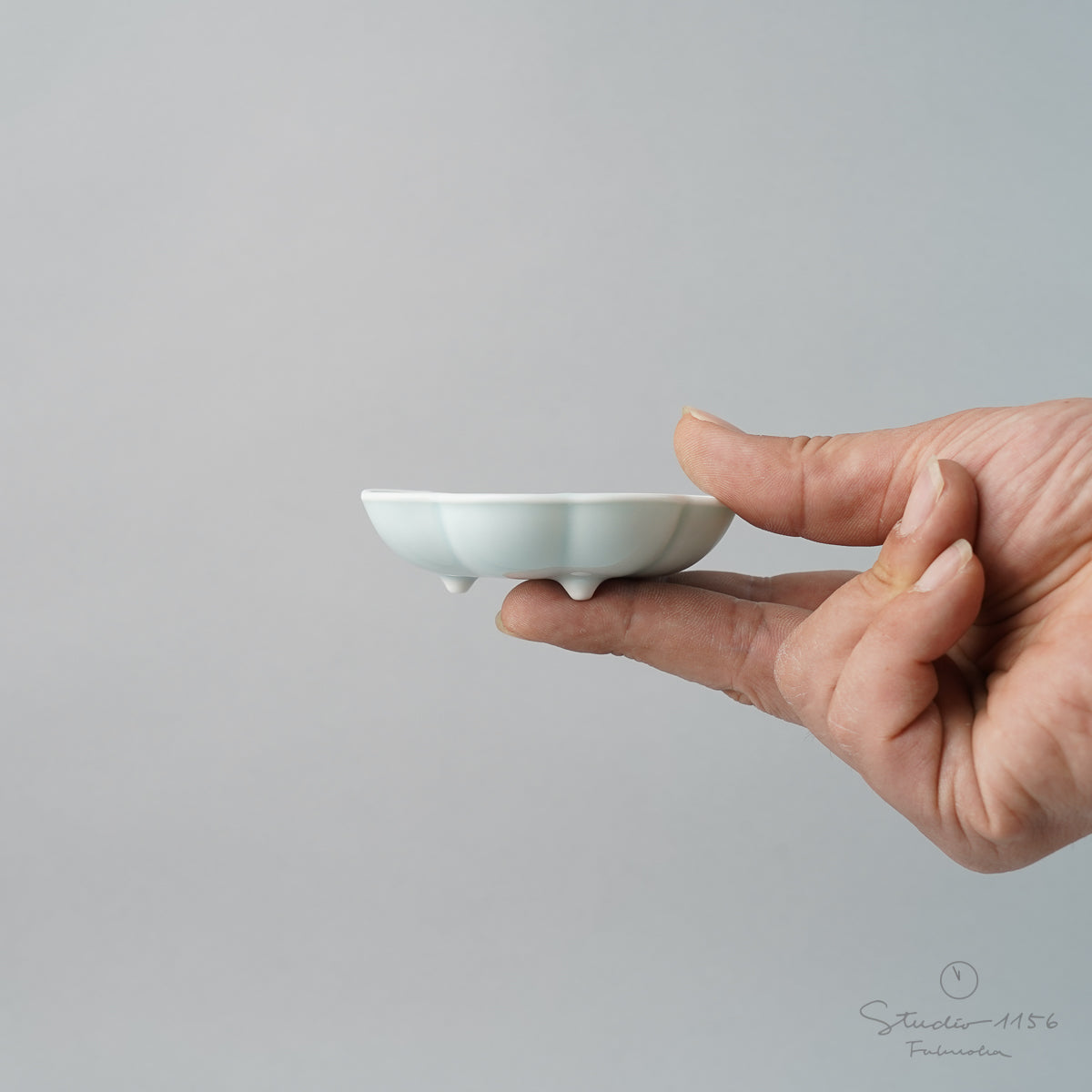 伊万里焼 モイスト クローバー 三ツ足小皿 8cm Hataman Studio1156