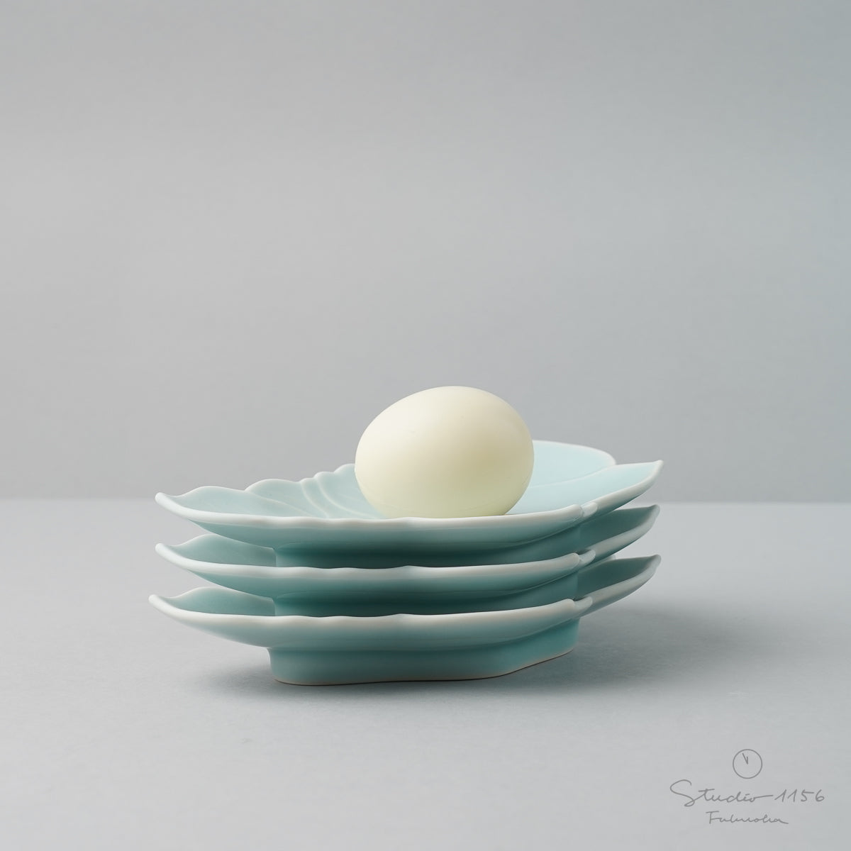 伊万里焼 モイスト 金彩 柿型 小皿 17.5cm Hataman Studio1156