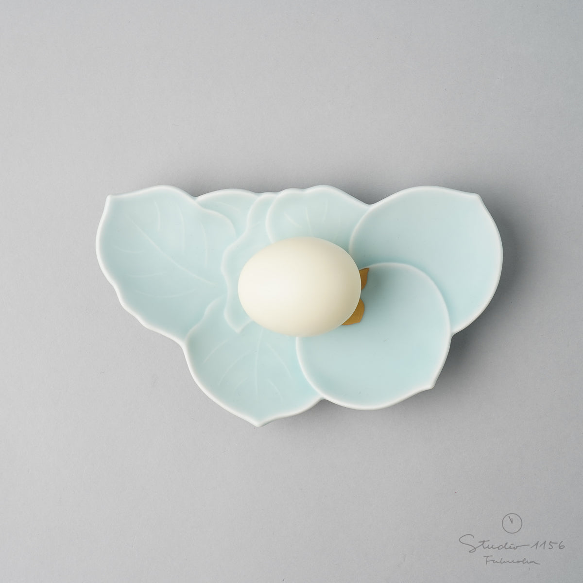 伊万里焼 モイスト 金彩 柿型 小皿 17.5cm Hataman Studio1156