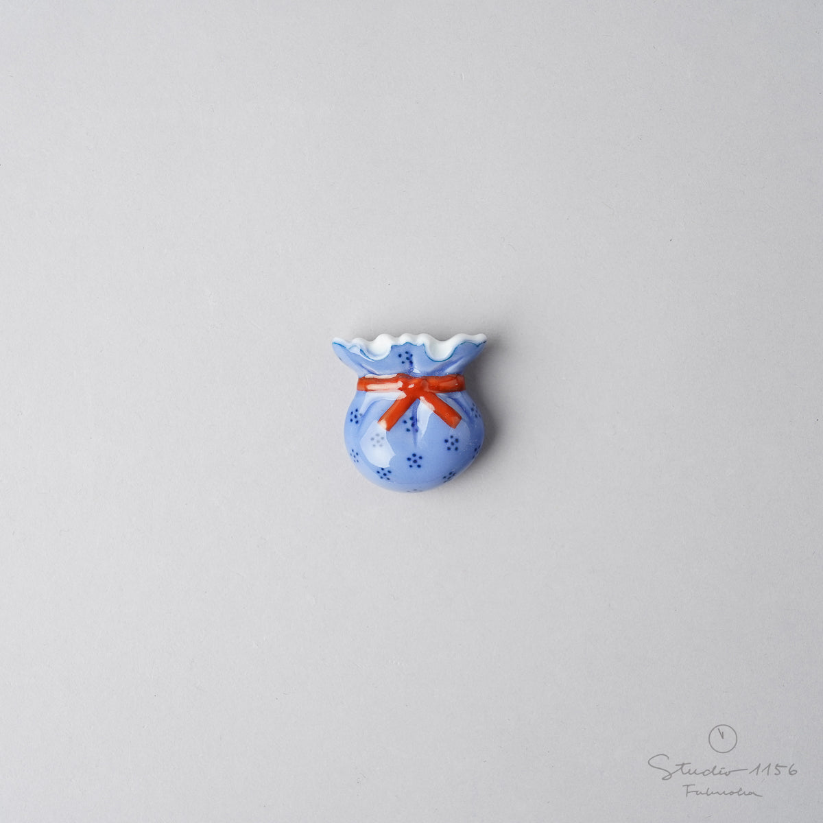 伊万里焼 色絵 宝尽くし箸置 3.5cm 宝袋紋 Hataman Studio1156