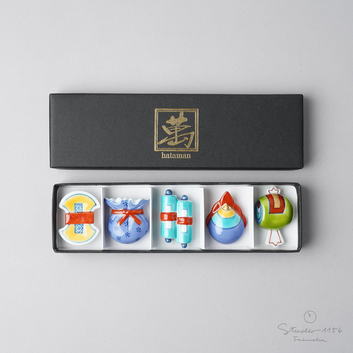 伊万里焼 色絵 宝尽くし箸置 3.5cm 5種セット(化粧箱付) Hataman Studio1156