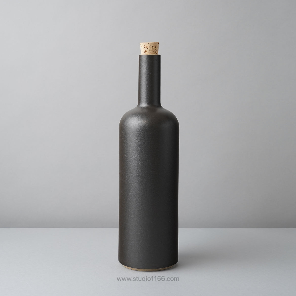 波佐見焼 HASAMI PORCELAIN ORIGINAL ボトル ウォーターピッチャー 1000ml Black(HPB029) HASAMI PORCELAIN Studio1156
