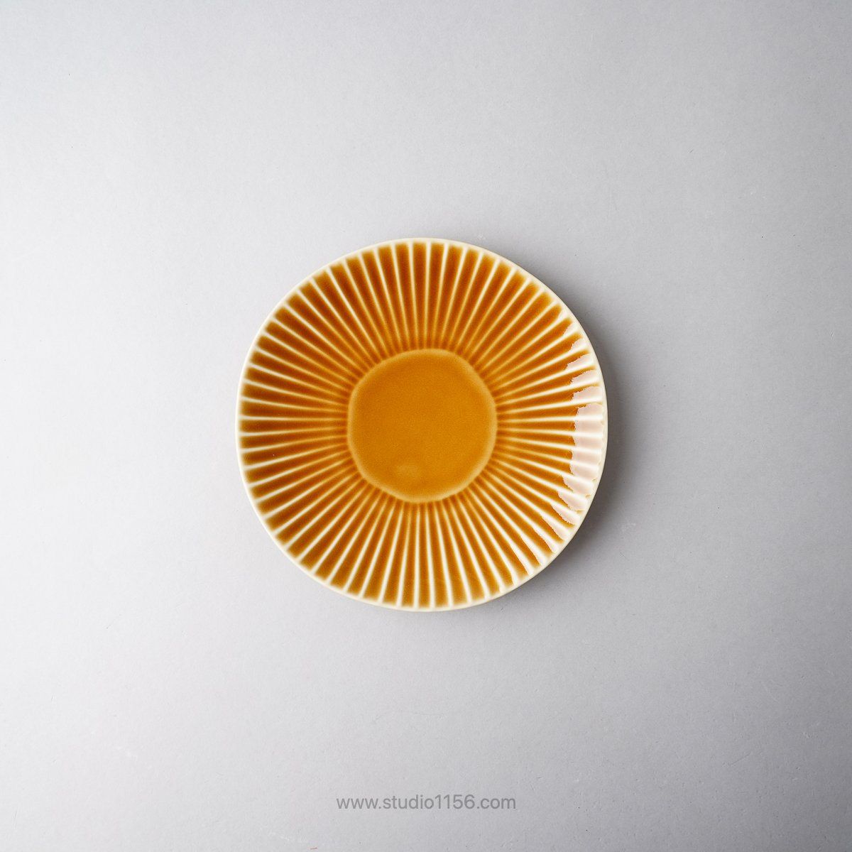 波佐見焼 Shinogi しのぎプレート(M) 18cm 黄朽葉 Ichiryu Studio1156