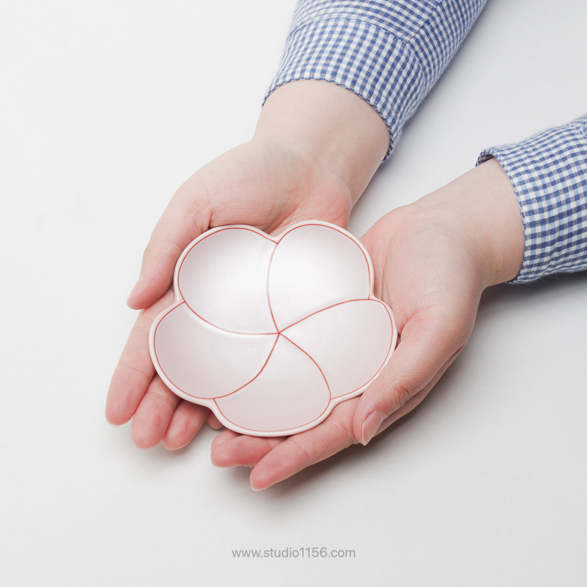 有田焼 梅形銘々皿(小) 12cm Kouraku Studio1156