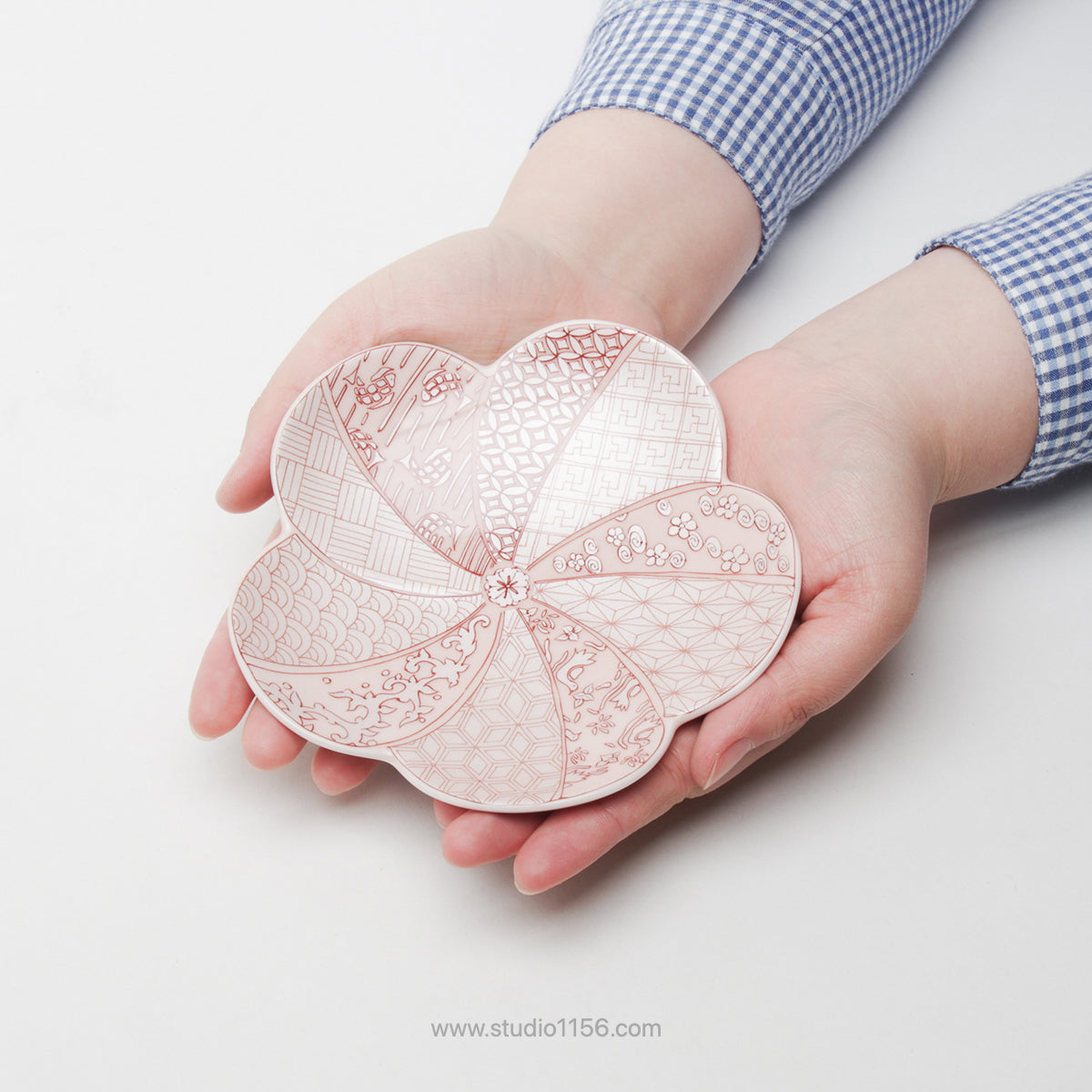 有田焼 梅形銘々皿 15cm Kouraku Studio1156