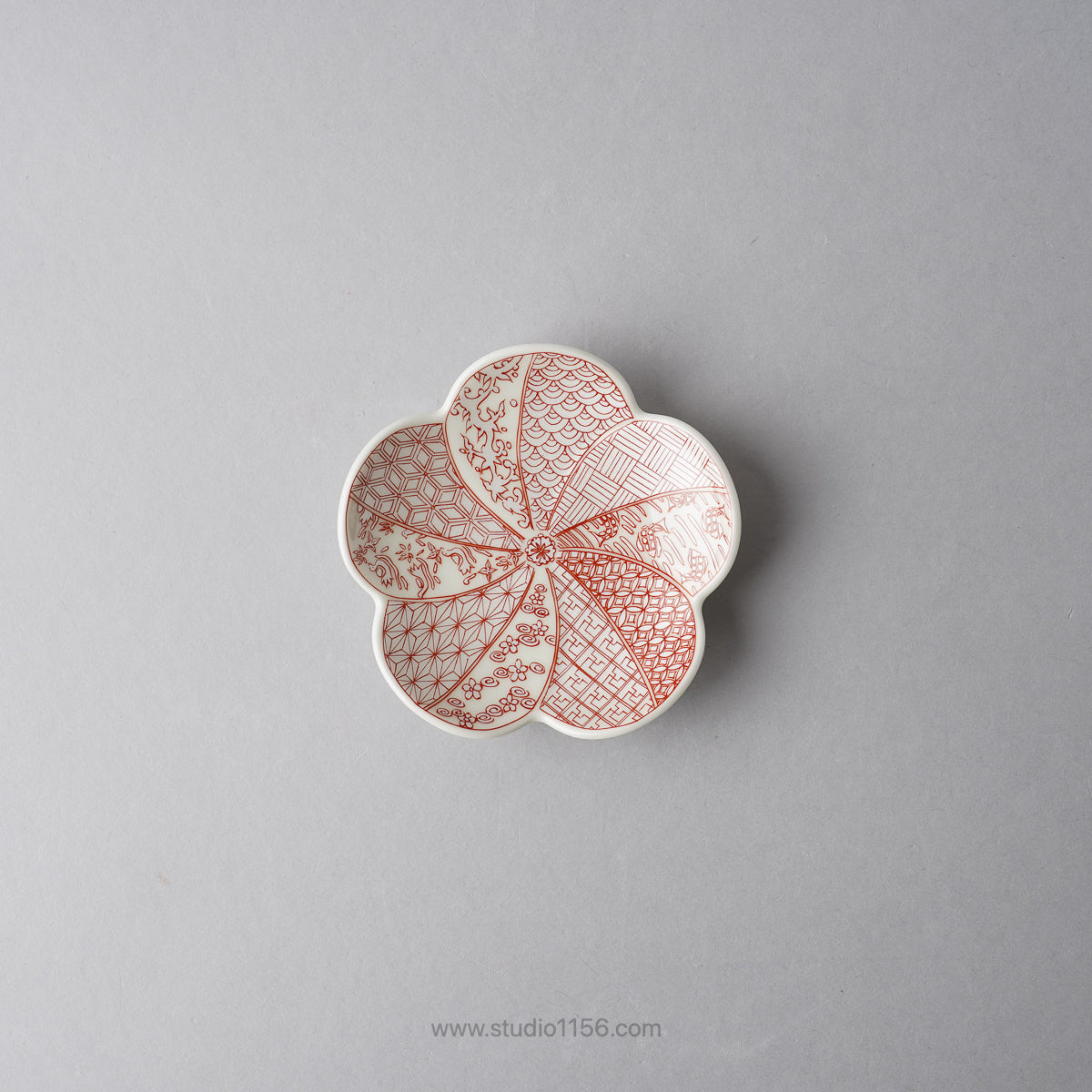 有田焼 梅形小皿 9cm 銀彩祥瑞捻 Kouraku Studio1156