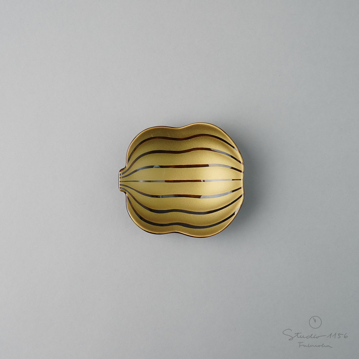 有田焼 金銀彩 ひさご型 豆小皿 9.5cm 飴釉金彩 Kouraku Studio1156