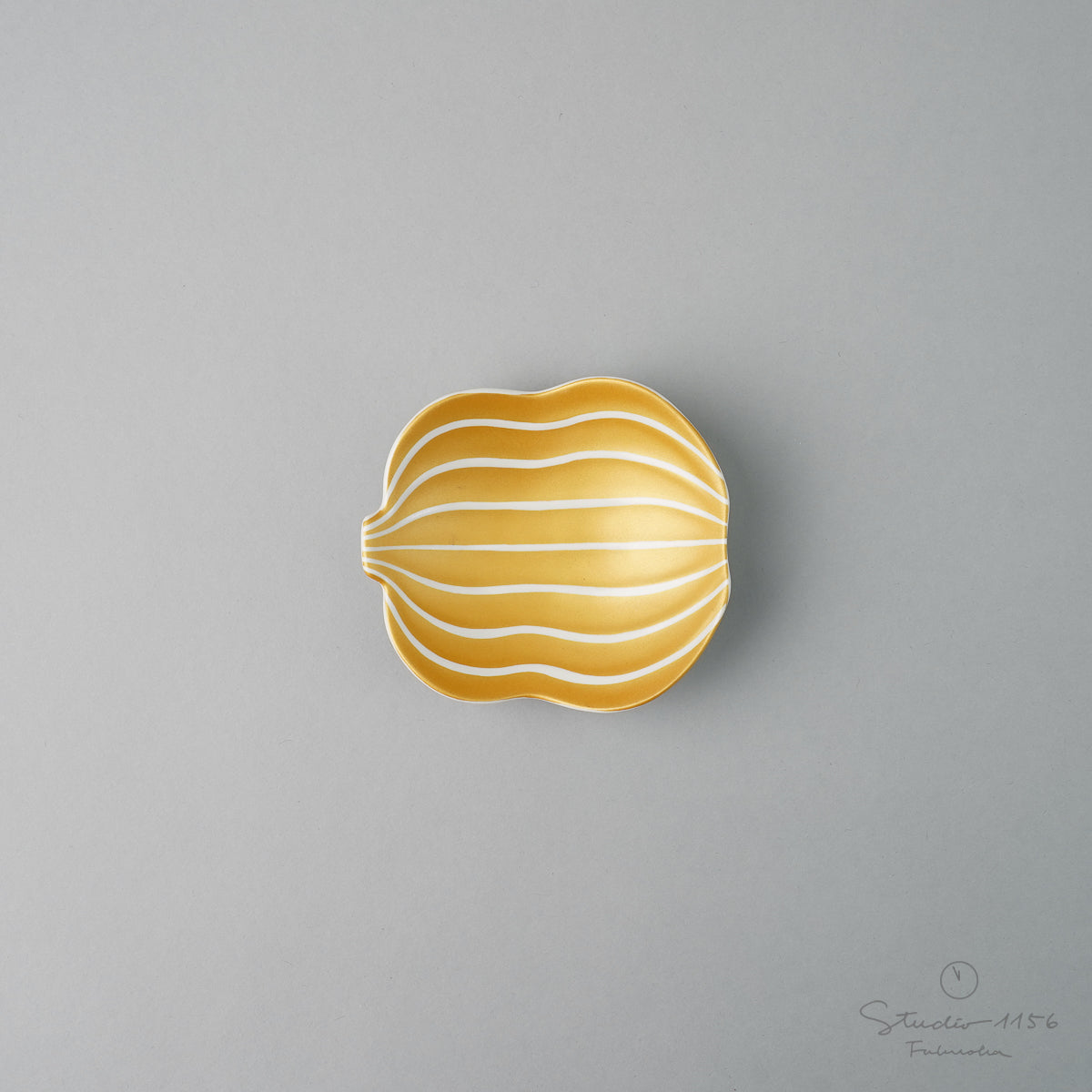 有田焼 金銀彩 ひさご型 豆小皿 9.5cm 白磁金彩 Kouraku Studio1156