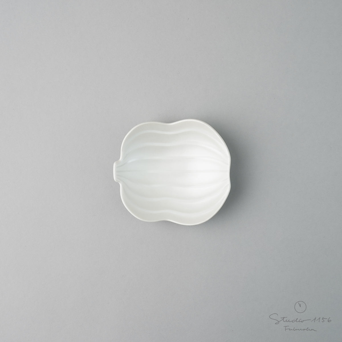 有田焼 金銀彩 ひさご型 豆小皿 9.5cm 白磁銀彩 Kouraku Studio1156