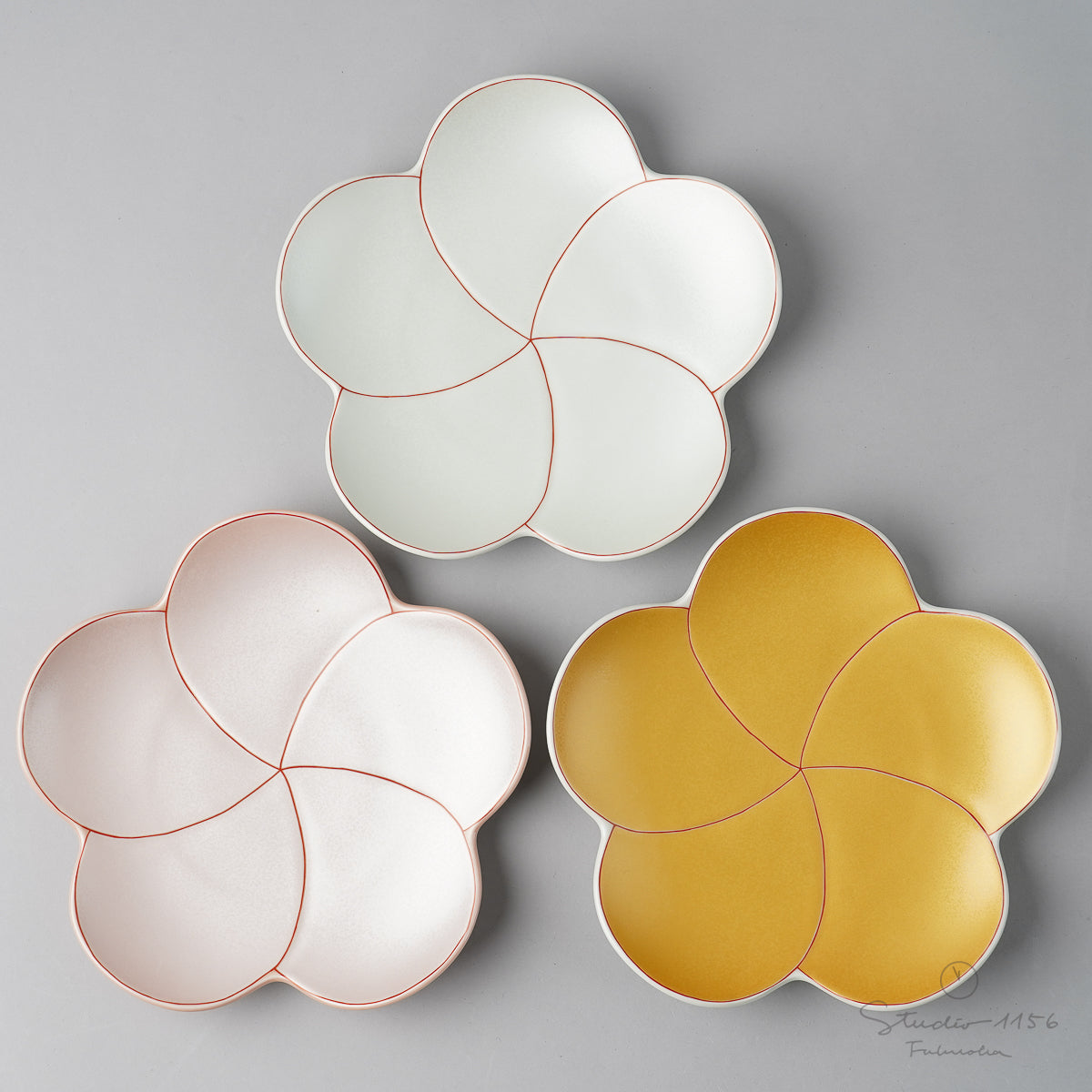 有田焼 捻り梅型七寸盛皿 21cm Kouraku Studio1156