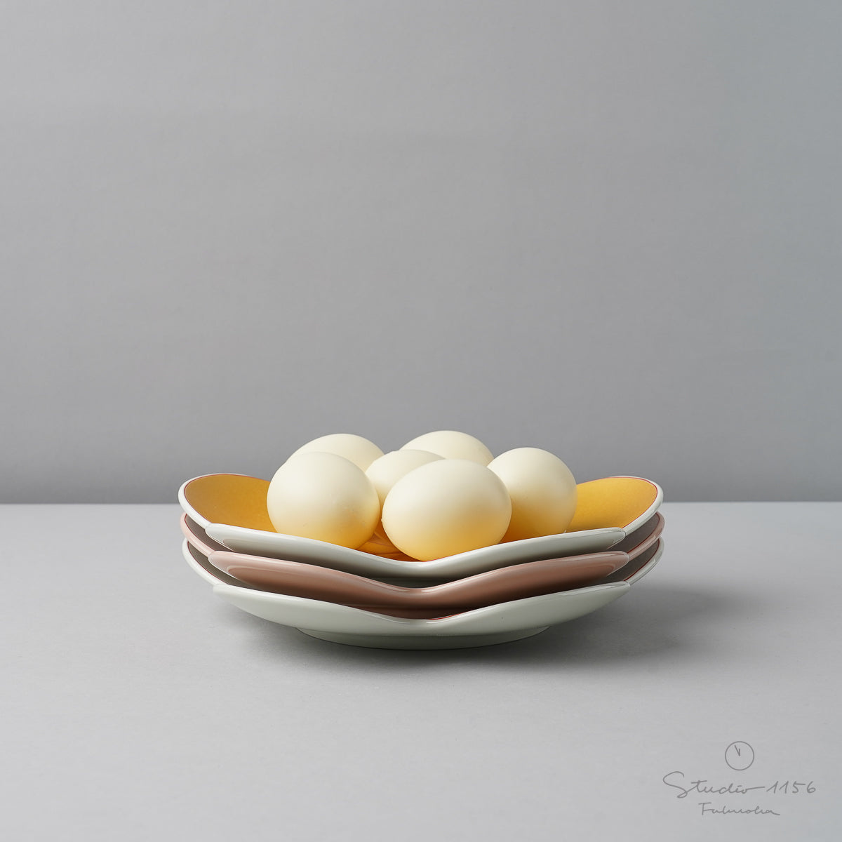 有田焼 捻り梅型七寸盛皿 21cm Kouraku Studio1156