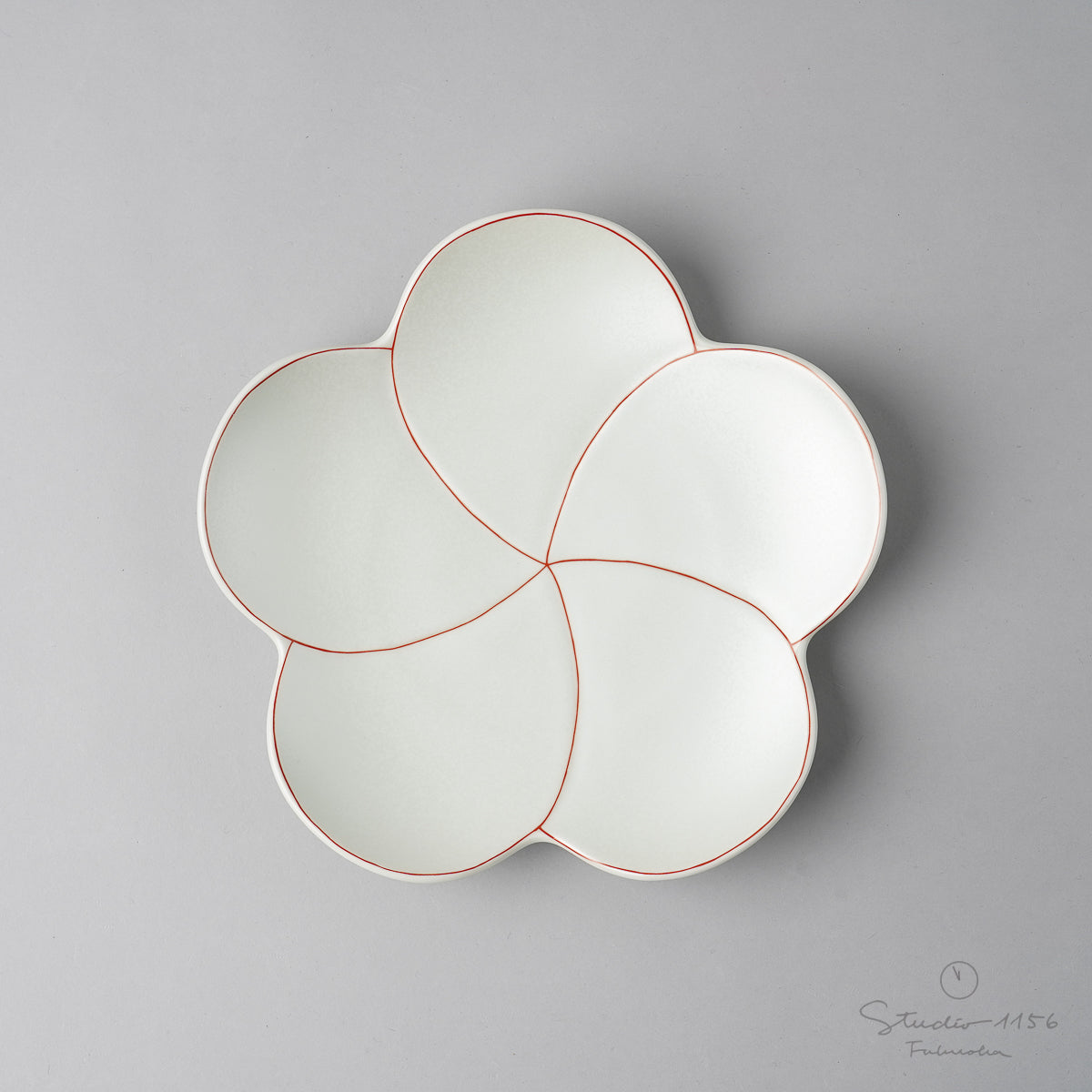 有田焼 捻り梅型七寸盛皿 21cm 銀彩捻 Kouraku Studio1156