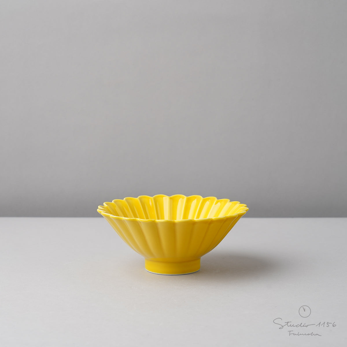 波佐見焼 黄釉 菊彫中付 12.5cm Korin Studio1156