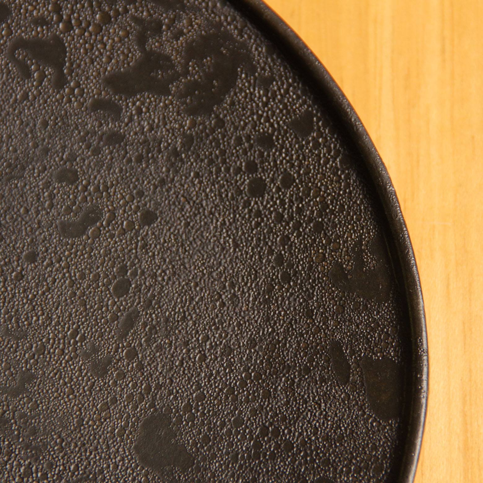 有田焼 frameプレート 26cm (黒泡化粧) Kichiemon Studio1156