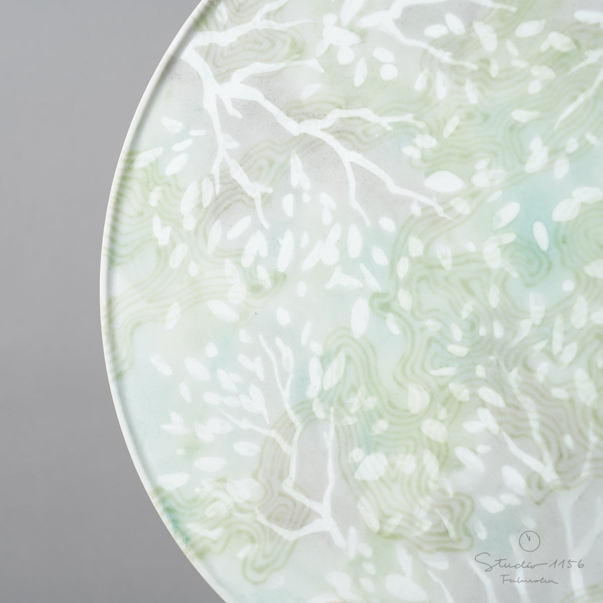 有田焼 釉彩光描 佳芳 プレート 23cm Kichiemon Studio1156