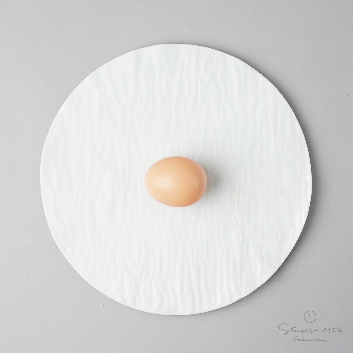 有田焼 リンクルプレート Round 23.5cm 光描水面 Kichiemon Studio1156