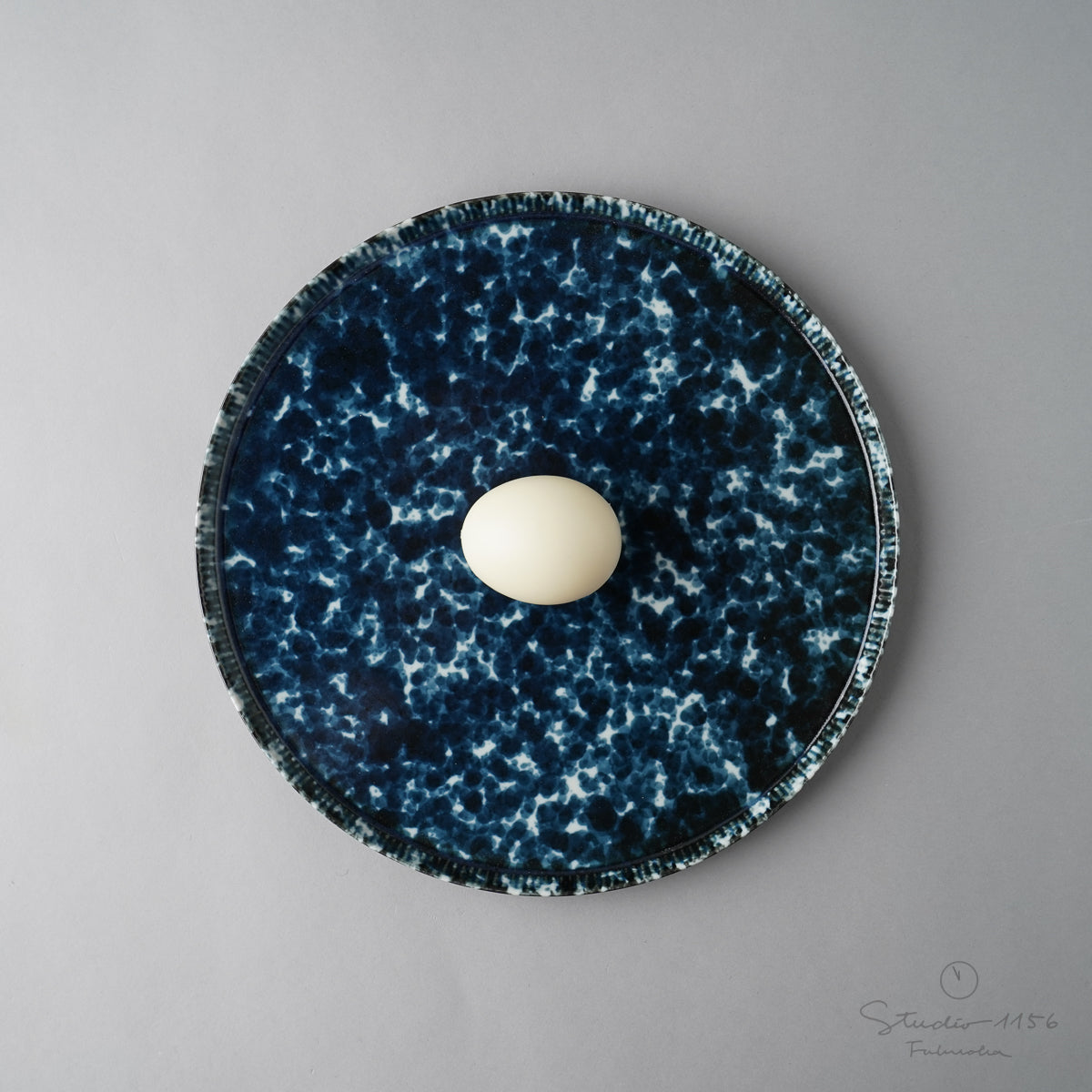 有田焼 斑 Combo ラウンドプレート 24.5cm ネイビーマット白斑 ARITA HASAMI JAPAN Studio1156