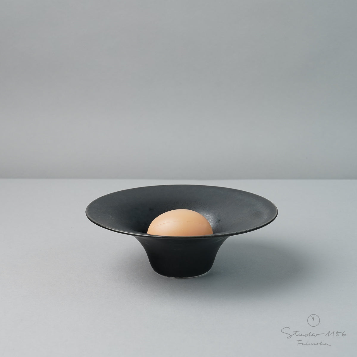 有田焼 ウェーブボウル 15.5cm 黒陶 Kanezen Studio1156