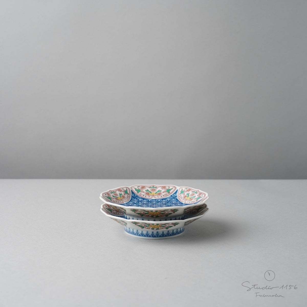 有田焼 色鍋島麻の葉地紋 桔梗縁小皿 11.5cm Kisen Studio1156