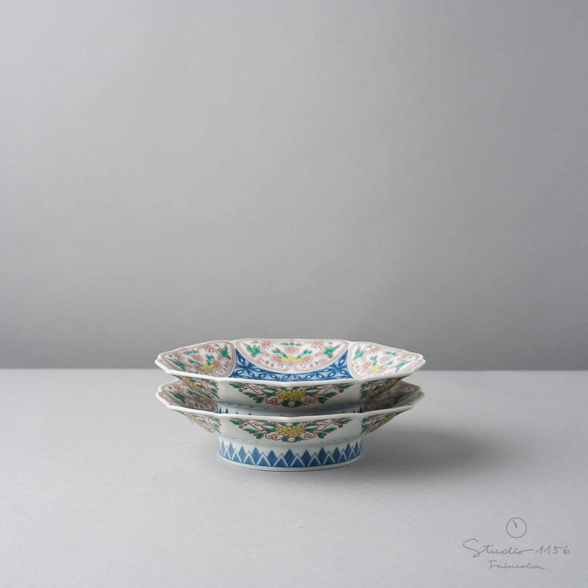 有田焼 色鍋島麻の葉地紋 桔梗縁 銘々皿 15.5cm Kisen Studio1156