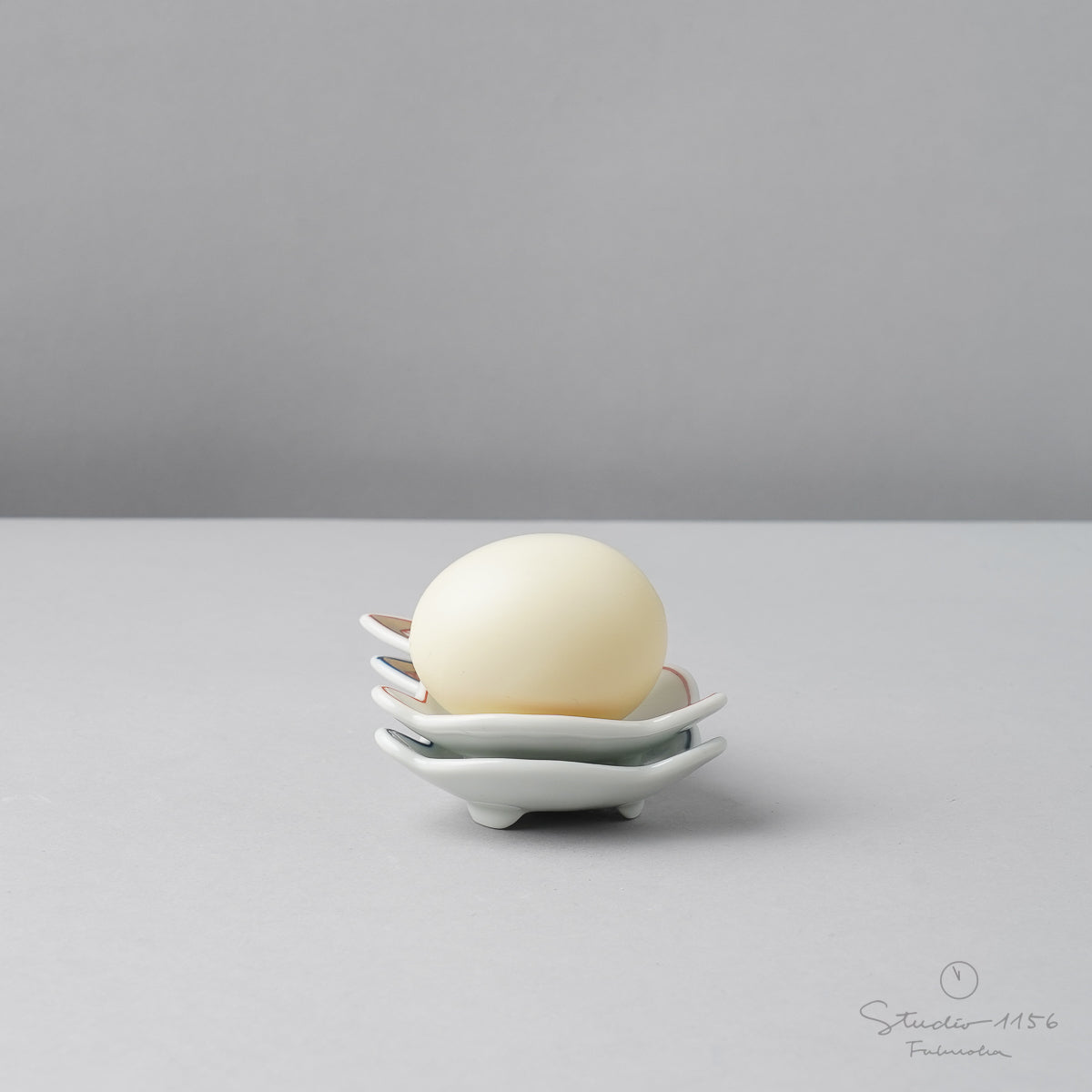 有田焼 金彩紋様 うさぎ型豆小皿 10cm Kisen Studio1156