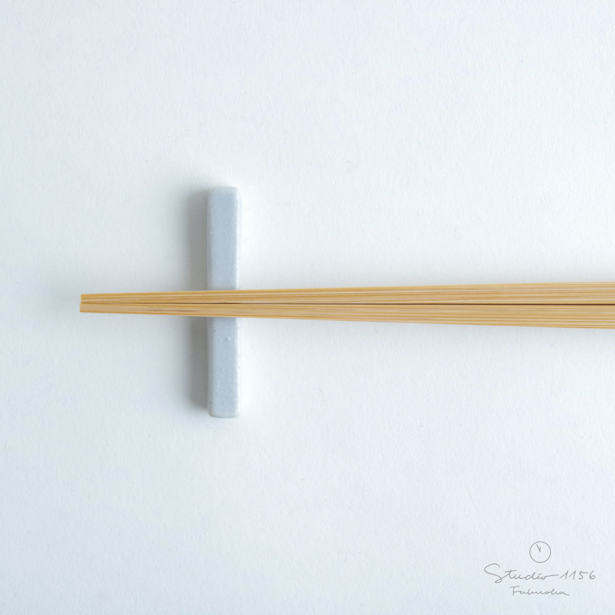 波佐見焼 JIYUシリーズ 箸置き 6cm 空色鼠(そらいろねず) nucca Studio1156